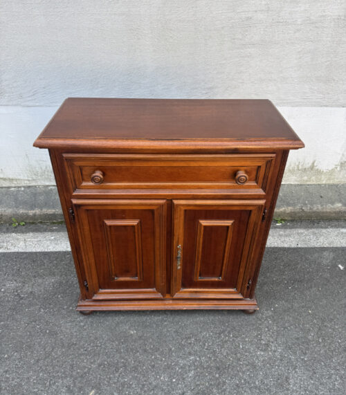 Vintage Holzschrank mit Schublade und Doppeltüren