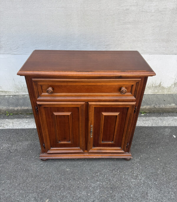 Vintage Holzschrank mit Schublade und Doppeltüren