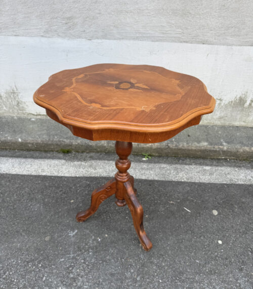 Runder Vintage Beistelltisch mit floraler Intarsienarbeit