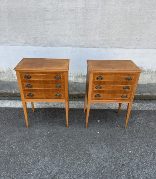 2er-Set Vintage Beistelltische im Biedermeier-Stil mit Intarsien
