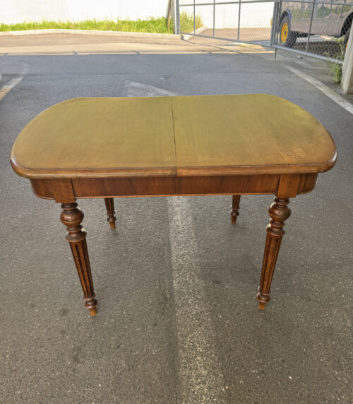 Antiker Gründerzeit Esstisch aus Nussbaumholz um 1880 – ohne Einlegeplatten