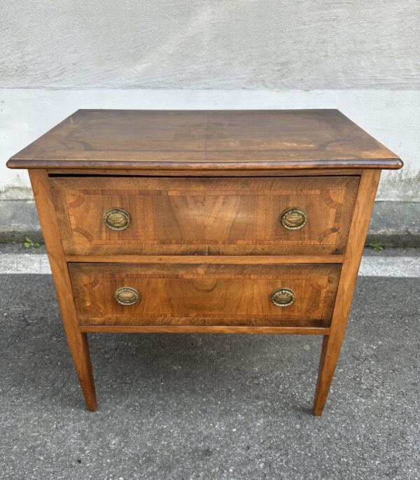 Antike Biedermeier Kommode mit Intarsien und Messingbeschlägen