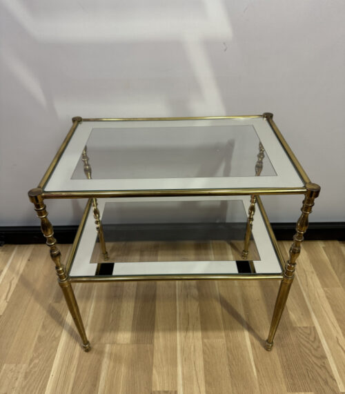 Vintage Beistelltisch mit Messinggestell und Glasplatten – zweistöckig