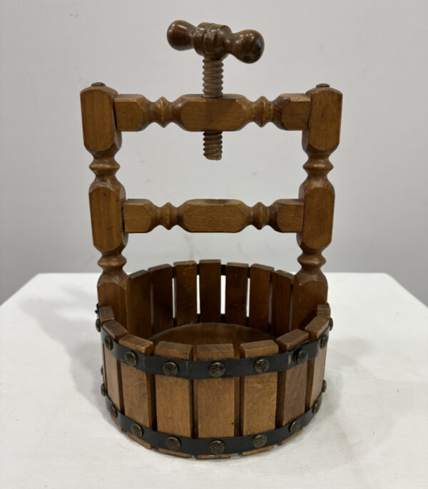 Dekorative Miniatur Weinpresse aus Holz