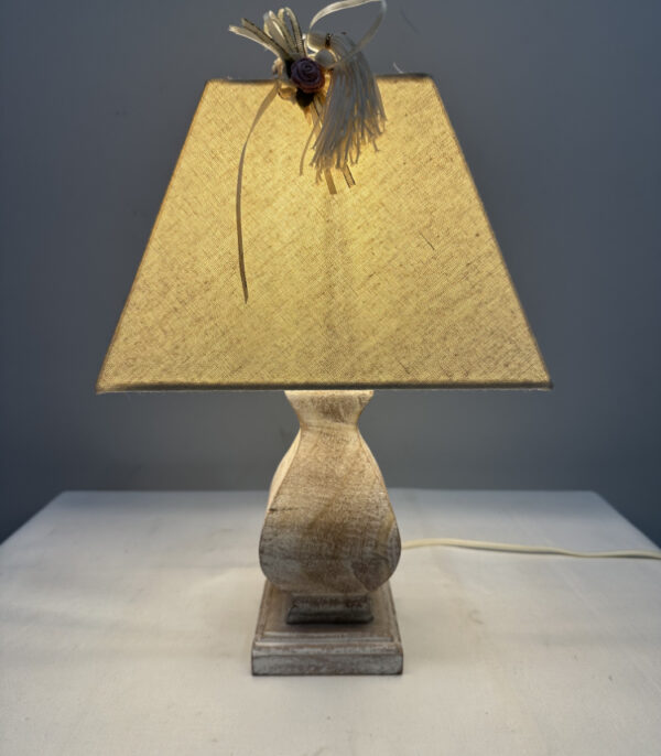 Tischlampe Maisons du Monde im Landhausstil, Naturton
