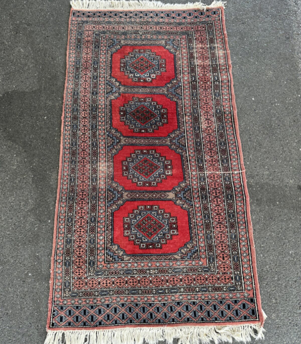 Orientteppich mit roten Achteck Medaillons 184 x 91 cm