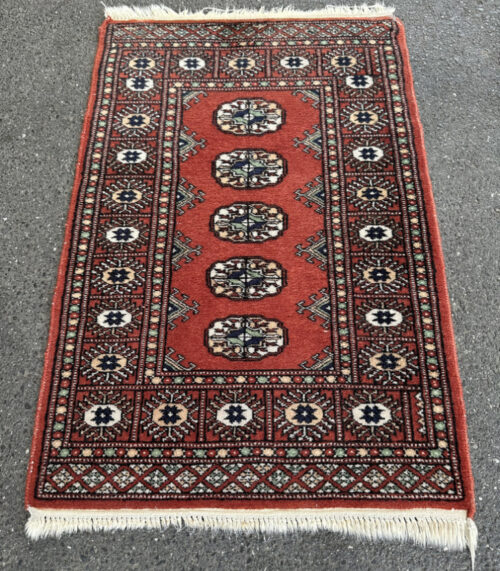 Orientteppich in Rot mit klassischem Gül Muster 102 x 63 cm