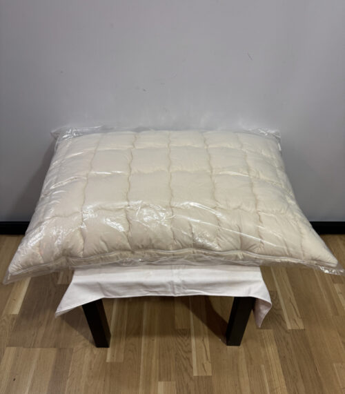 Alpur Schafwollkissen 90 x 63 cm – gefüllt mit Schweizer Schurwolle – Neu und originalverpackt