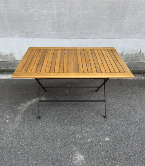 Rechteckiger Gartentisch Holz mit schwarzem Metallgestell
