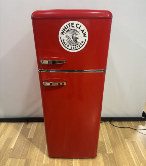 Retro Kühlschrank von Amica in Rot mit Gefrierfach – Modell KGC15630R / VD 1442 AR