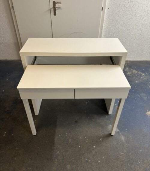 Ausziehbarer Schminktisch / Schreibtisch mit zwei Schubladen