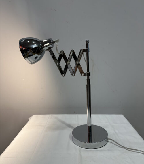 Scherenlampe aus Chrom als Tischleuchte