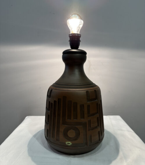 Handgefertigte Keramiklampe von Frick mit Reliefdekor