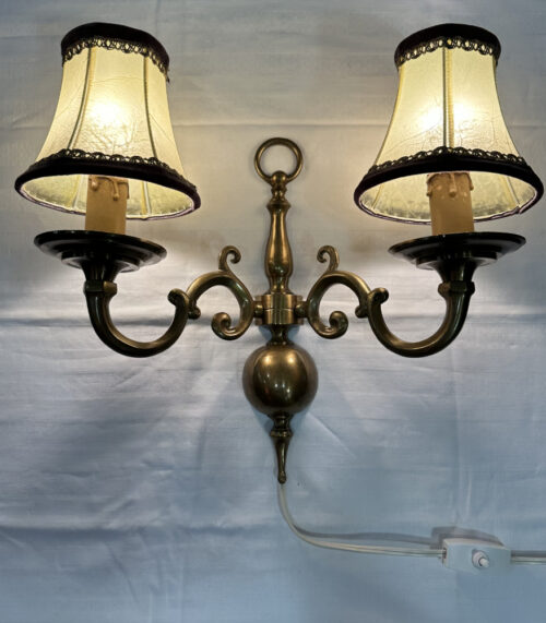 Vintage Messing Wandleuchte mit 2 Stoffschirmen
