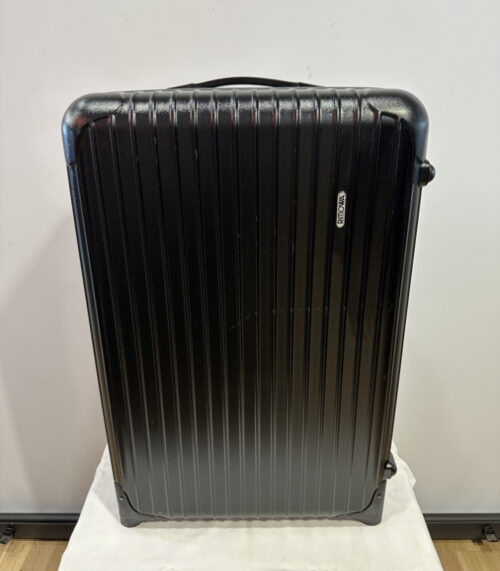 Rimowa Koffer in Schwarz, Klassiker mit Rillen Design