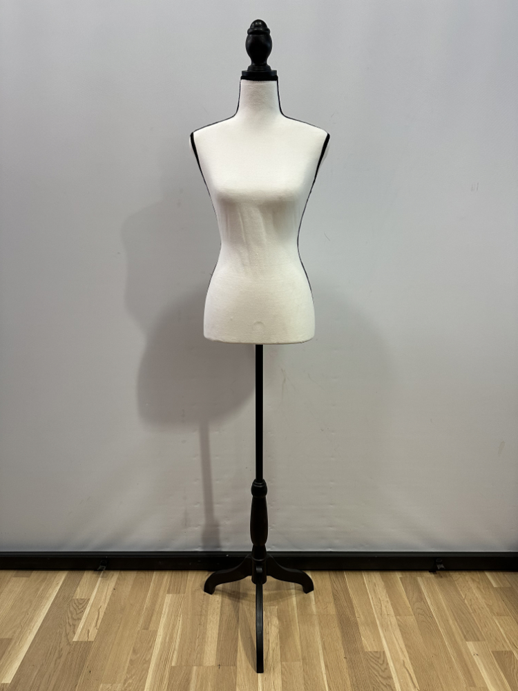 Schneiderpuppe auf Holzfuss mit verstellbarer Höhe