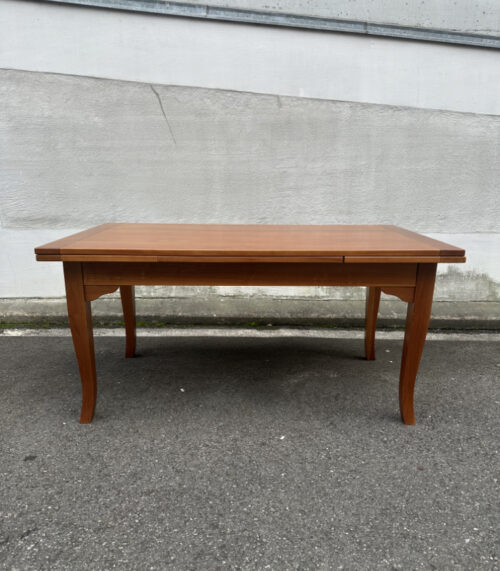 Massiver Ausziehtisch aus Kirschbaumholz im Biedermeier-Stil