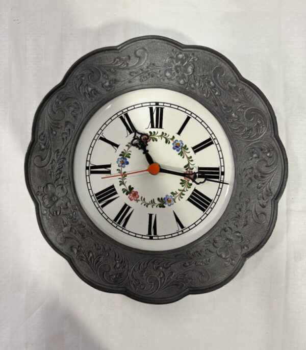Vintage Wanduhr aus Keramik mit Blumenmotiv, Bassano Italy