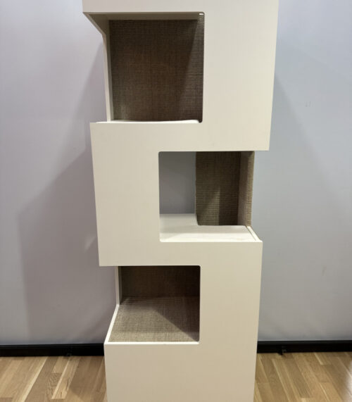 Designer Katzenbaum "THE ONE XL" – Weiss/Natur mit Kissen