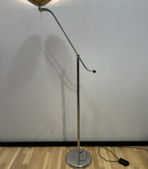 Vintage Stehleuchte mit verstellbarem Arm und Messingdetails