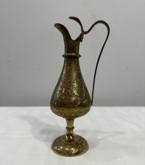 Orientalischer Vintage Messingkrug mit Gravuren