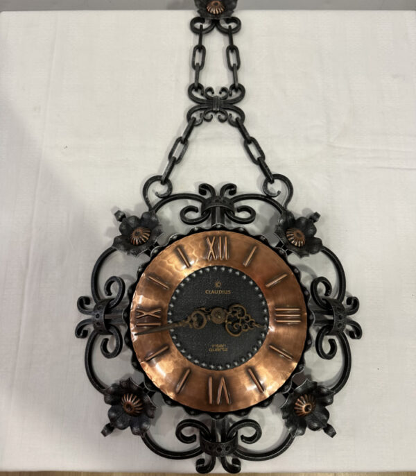 Vintage Wanduhr von Claudius mit Schmiedeeisenrahmen und Kupfer Ziffernblatt