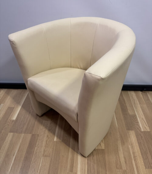 Beiger Clubsessel mit Kunstlederbezug