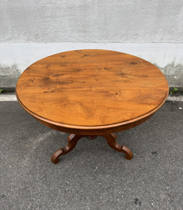 Antiker Louis Philippe Tisch aus Nussbaumholz Ø 107 cm
