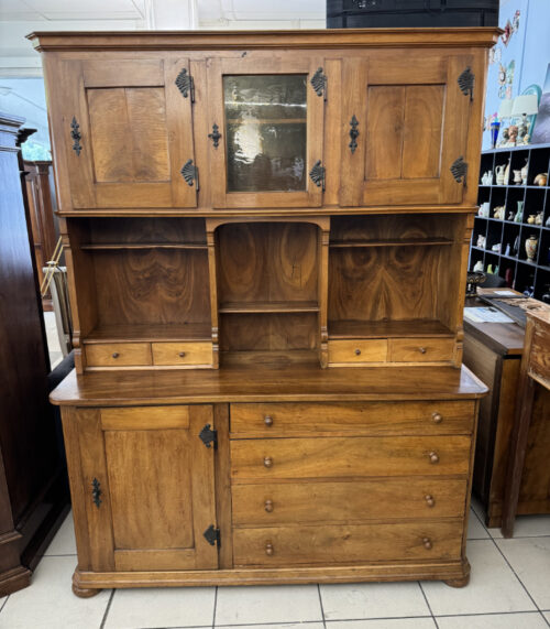 Antiker Spät-Biedermeier Buffet aus Nussbaumholz um 1850-1880