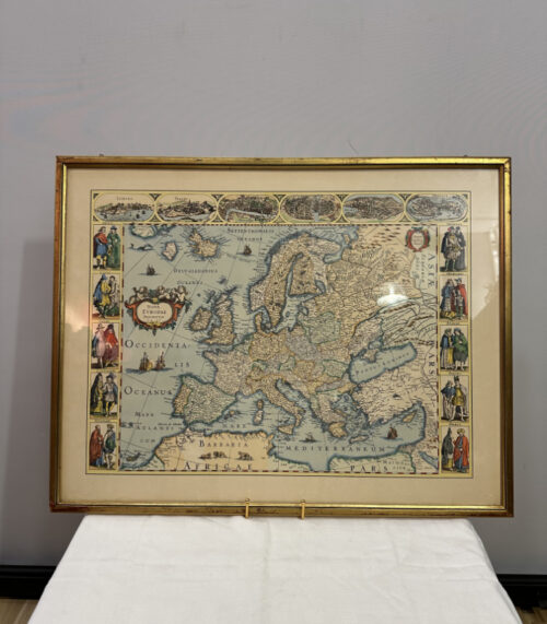 Historische Europakarte „Nova Europae Descriptio 1637“ im Goldrahmen