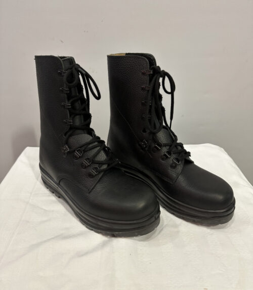 Schwarze Militärstiefel MINERVA 15 – Grösse 280 (ca. 43–44)