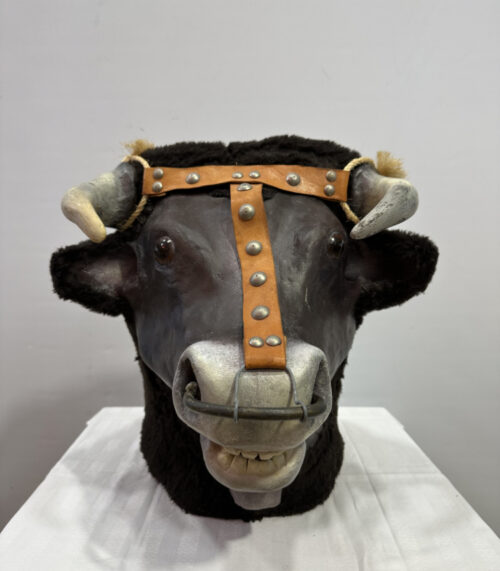 Luzerner Fasnachtsmaske der 1990er Jahre – Stierkopf