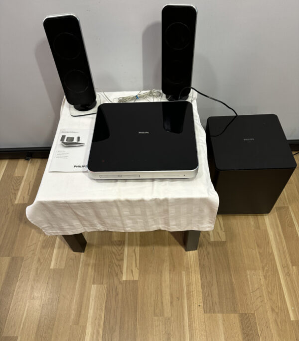 Philips Heimkino System HTS7200 mit Blu-ray und Subwoofer
