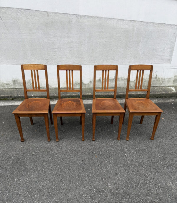 4er-Set Jugendstil Holzstühle mit Intarsien – um 1910