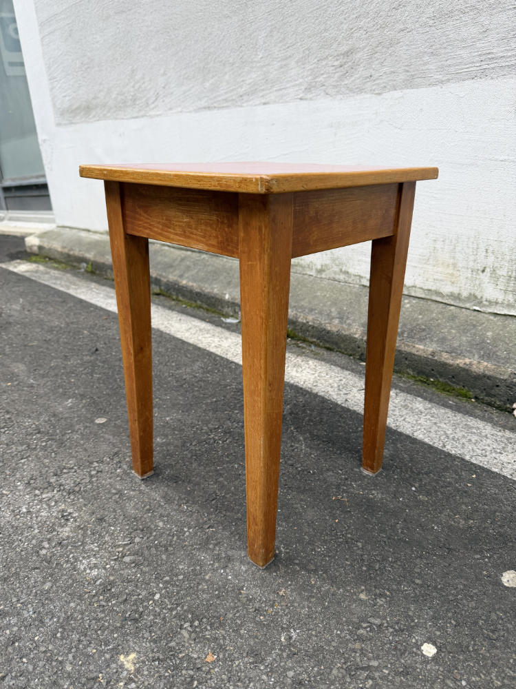 Vintage Holz Hocker mit roter Linoleum Sitzfläche ca. 1950er Jahre – Bild 4