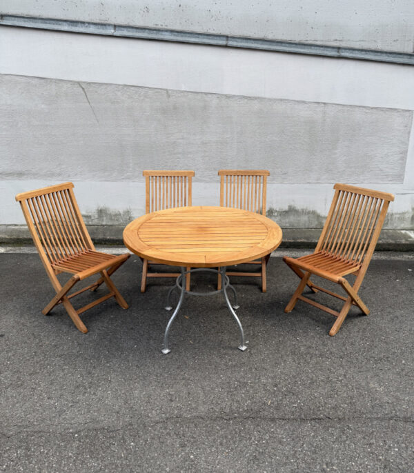 Gartenset aus Eukalyptus Holz mit verzinktem Gestell, FSC-zertifiziert