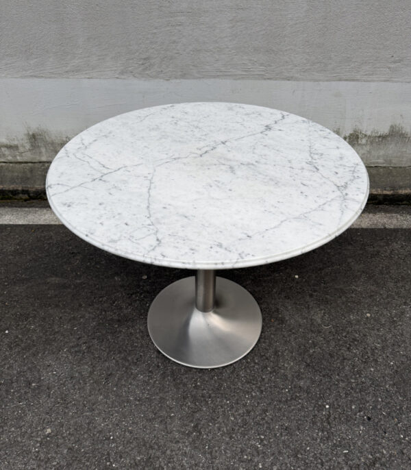 Runder Marmortisch mit Edelstahlfuss, Durchmesser 90 cm