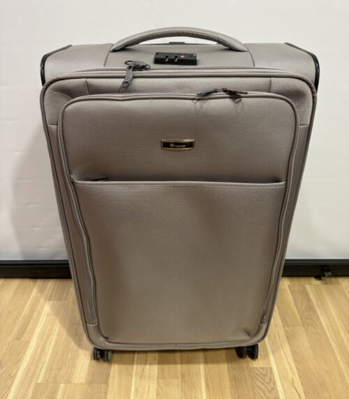 Reisekoffer von it Luggage – gross, robust und leichtgängig