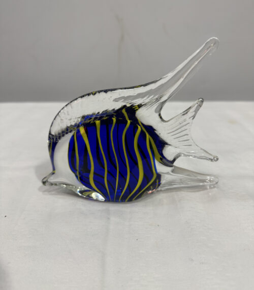 Murano Glasfisch in Kobaltblau mit gelbem Streifendekor – handgefertigte Glaskunst aus Italien
