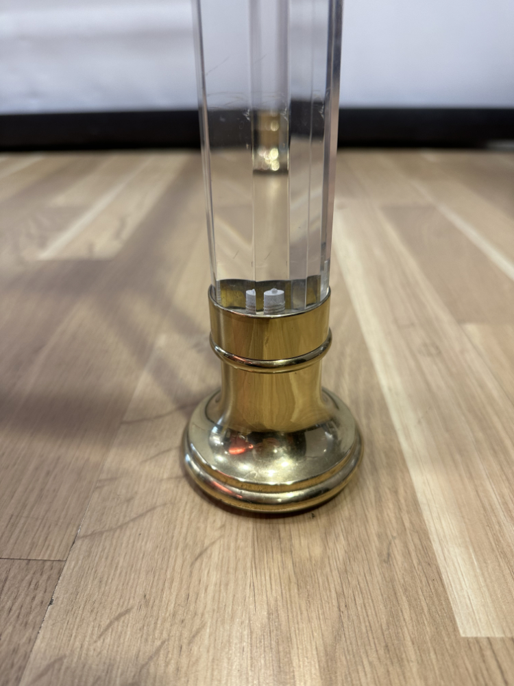 Vintage Hollywood Regency Couchtisch aus Glas, Messing und Plexiglas ca. 1970er Jahre – Bild 5