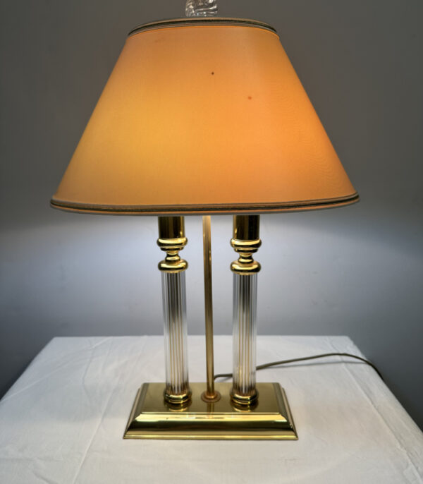 Vintage Tischlampe von Le Dauphin France mit Glas-Säulen und Satin-Schirm