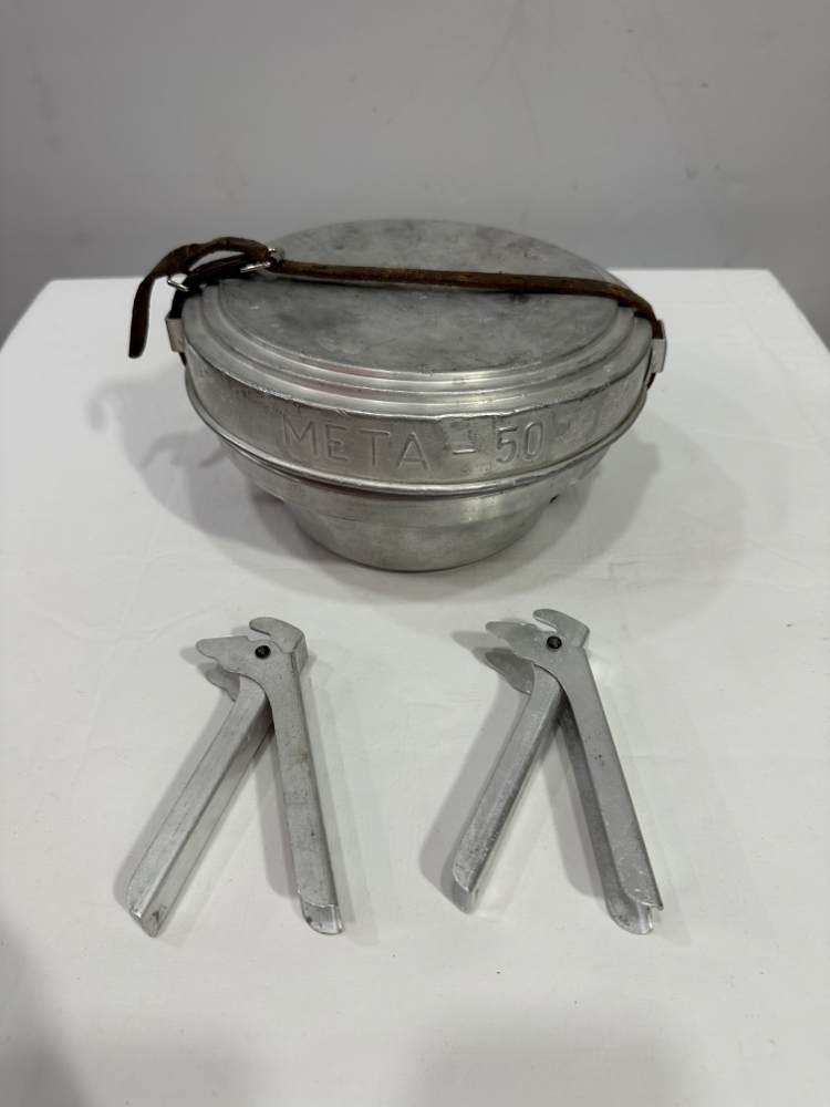 Vintage META-50 Kochset aus Aluminium mit Brenner und Griffen ca. 1950er Jahre