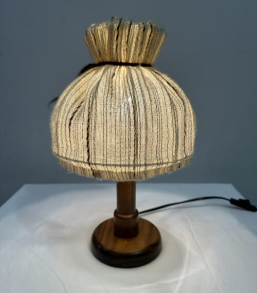 Vintage Tischlampe mit Stoffschirm und Holzfuss, 1970er Jahre