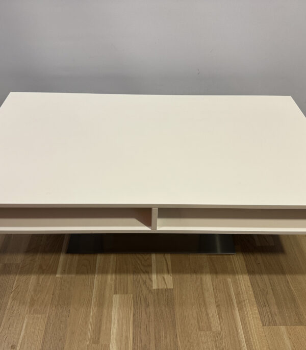 Designer-Couchtisch von FUBO Modell 286 – Modernes Schweizer Design mit Stauraum