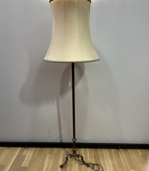 Vintage Stehlampe aus den 1970er/80er Jahren, Messingfuss und Stoffschirm in Taillenform