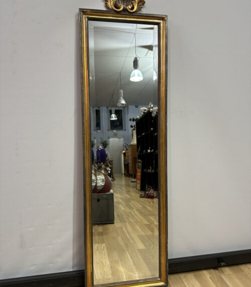 Italienischer Wandspiegel mit Muschelkrone, Vintage Neobarock aus den 1970er-Jahren