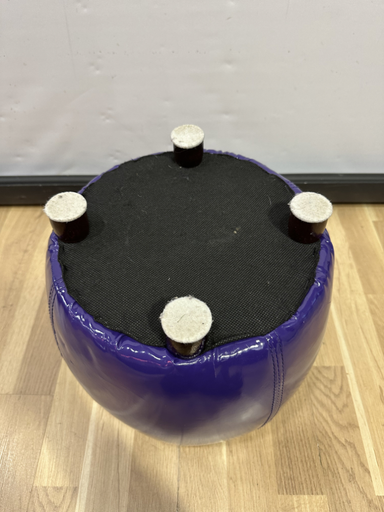 Vintage Hocker rund aus Kunstleder in Violett 1970er Jahre – Bild 4