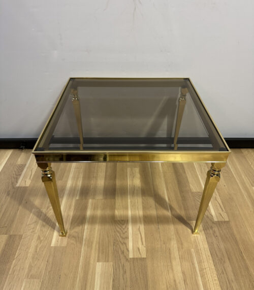 Vintage quadratischer Beistelltisch aus Messing mit Rauchglasplatte, um 1970