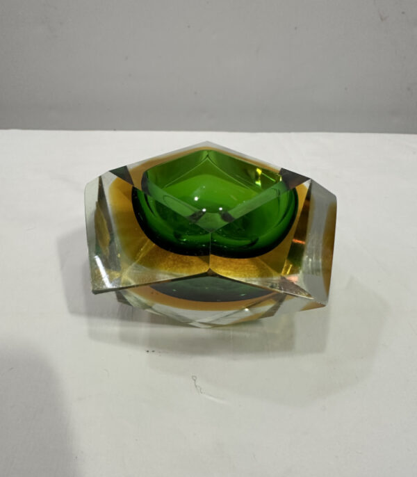 Murano Glas Aschenbecher in Smaragdgrün und Bernsteinton um 1960