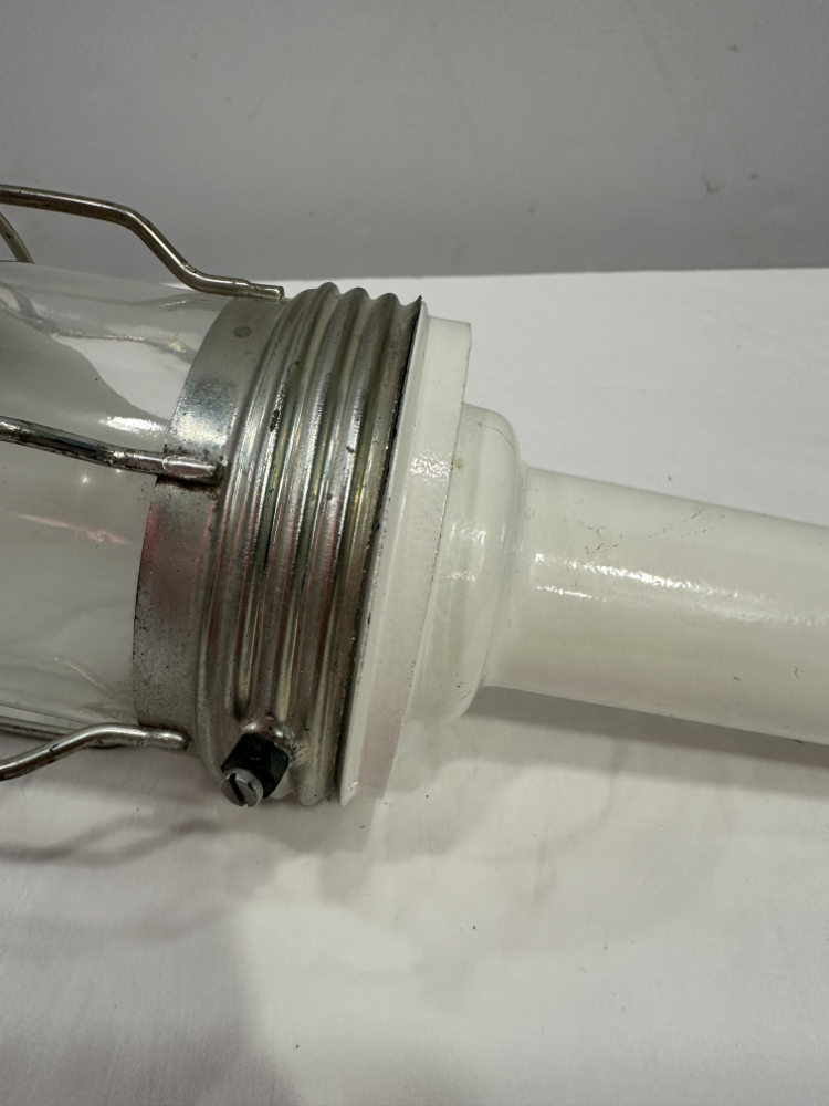 Vintage Industrieleuchte mit Metallsockel und Schutzkorb, ca. 1960er Jahre – Bild 9